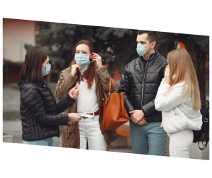 Humilité, Solidarité, Confiance: des personnes masquées qui discutent